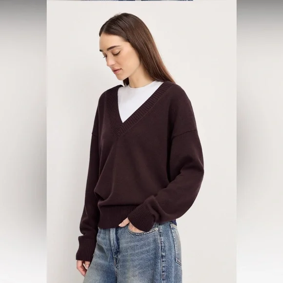 Good American Relaxed Deep V-neck Sweater - Picture 3 of 12